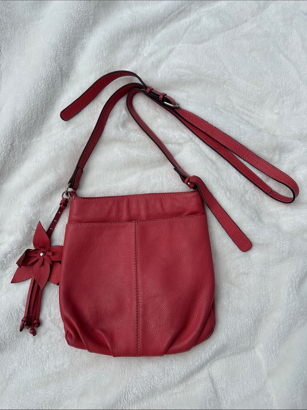 CLARKS Coral Leather Crossbody Bag with Floral Tassel 10x9 Quality Boho Feminine